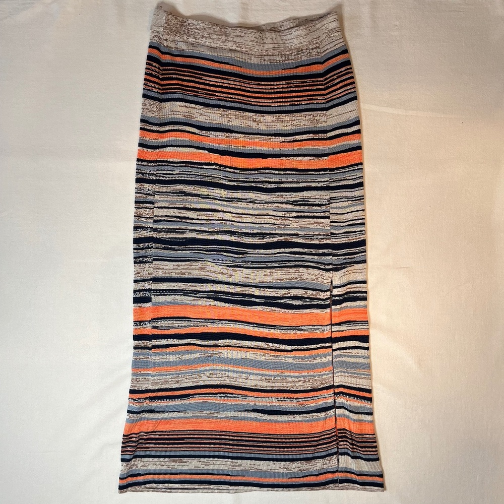 New BCBG Maxazria Knit Skirt Slitted Size Medium Emery Model New With Tags